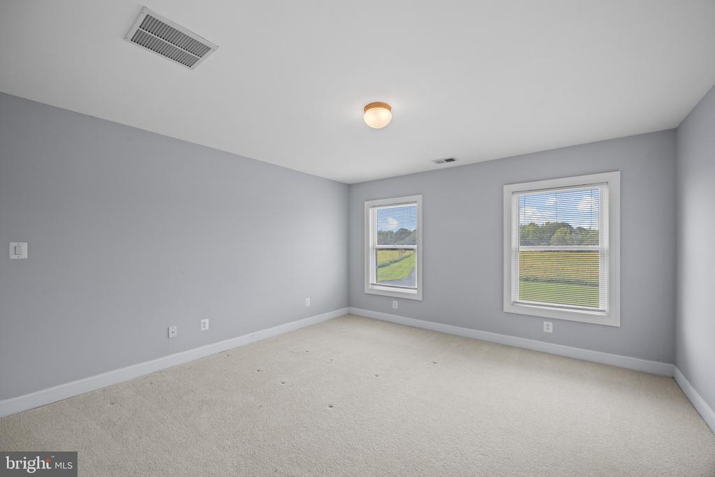 EASTERN SHORE WATERFRONT ESTATE - STEVENSVILLE | 450 SEASCAPE LANE