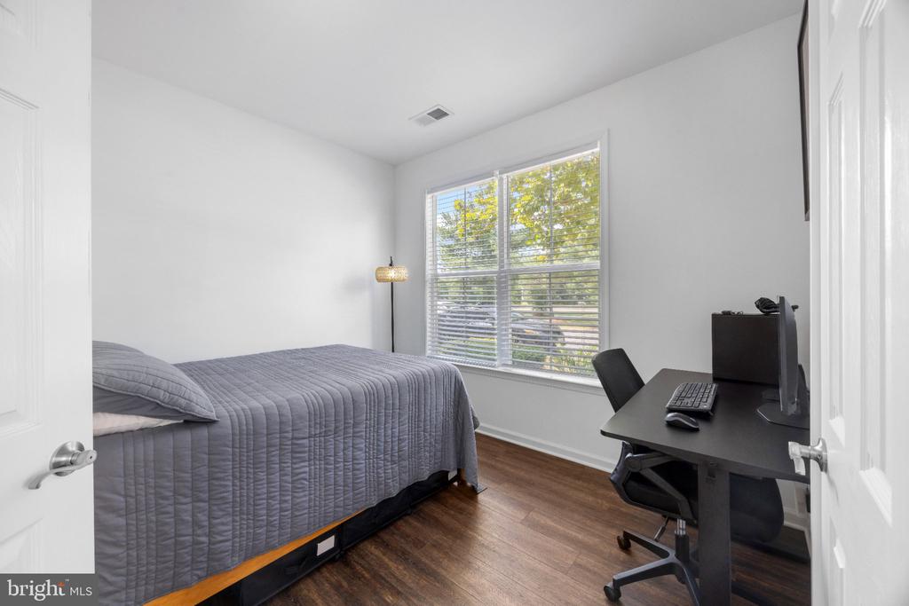 EASTERN SHORE TOWNHOME | 233 KEENAN WAY