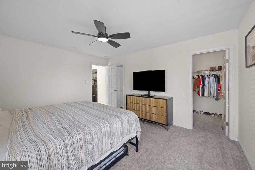 EASTERN SHORE TOWNHOME | 233 KEENAN WAY