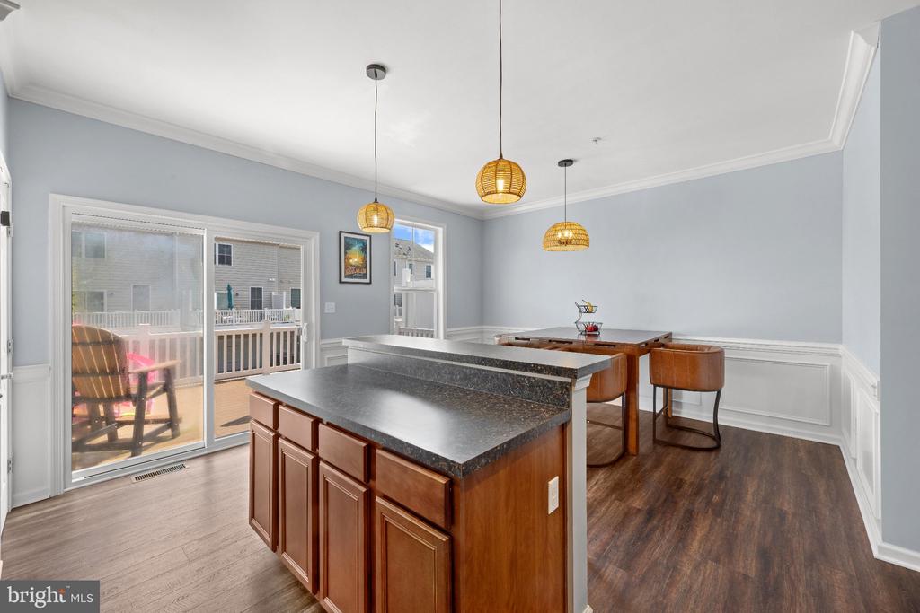EASTERN SHORE TOWNHOME | 233 KEENAN WAY