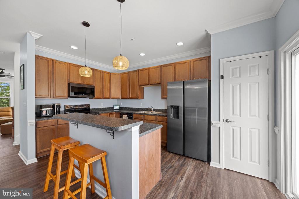 EASTERN SHORE TOWNHOME | 233 KEENAN WAY