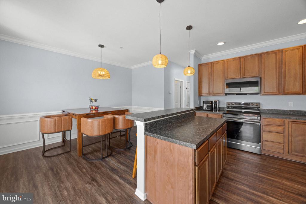EASTERN SHORE TOWNHOME | 233 KEENAN WAY