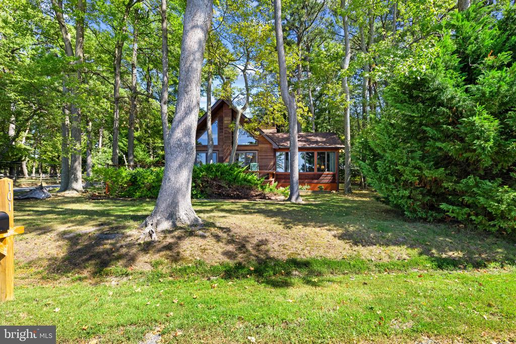 A WATER VIEW COTTAGE ON THE CHESAPEAKE BAY | 101 CHESAPEAKE BAY DRIVE