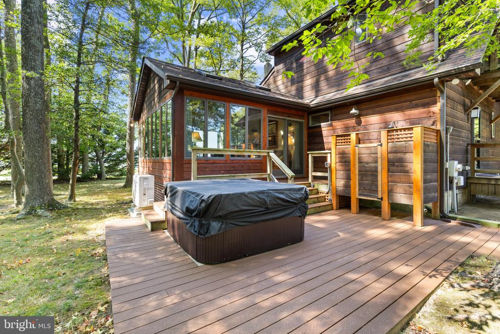 A WATER VIEW COTTAGE ON THE CHESAPEAKE BAY | 101 CHESAPEAKE BAY DRIVE