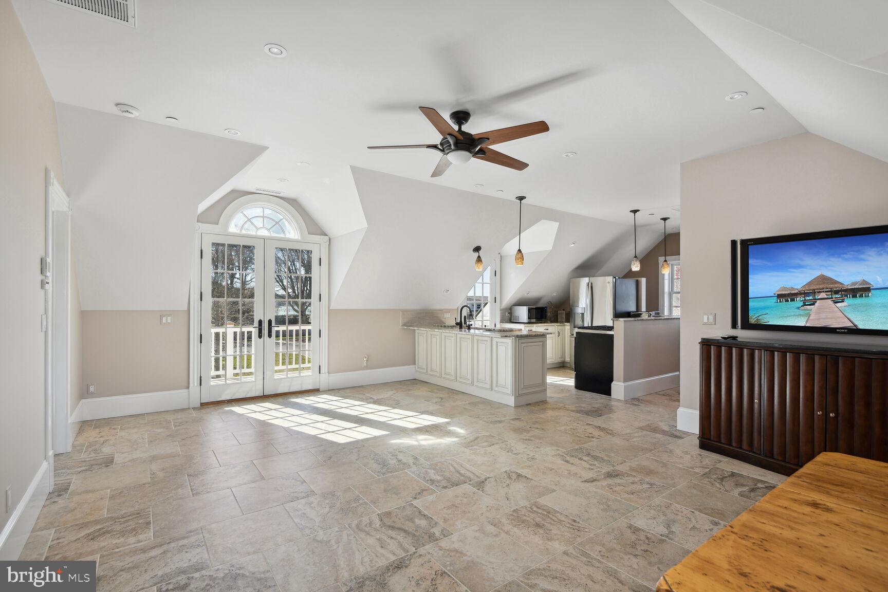 5808 Widgeon Point Ln