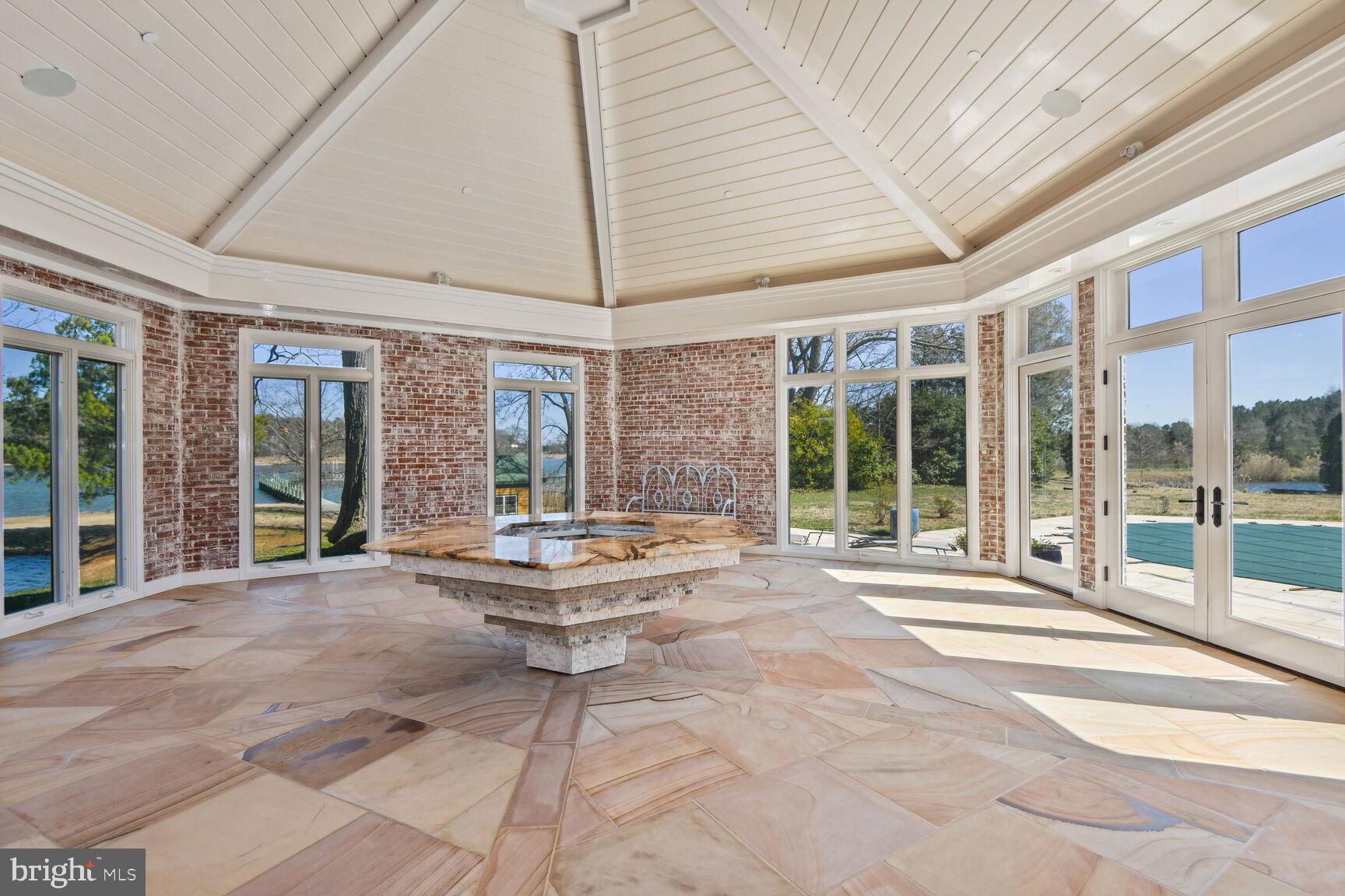 5808 Widgeon Point Ln