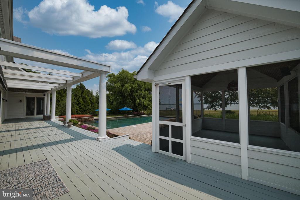 6153 Long Point Rd