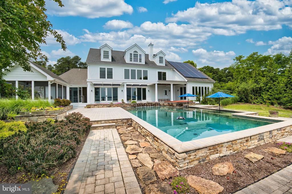 6153 Long Point Rd