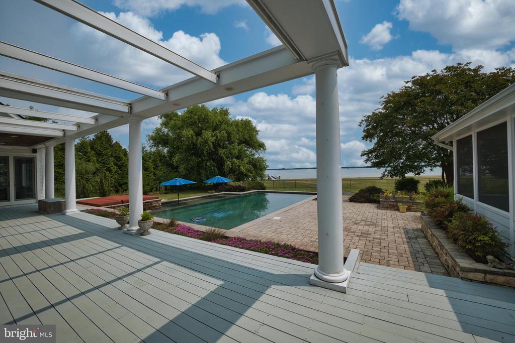 6153 Long Point Rd
