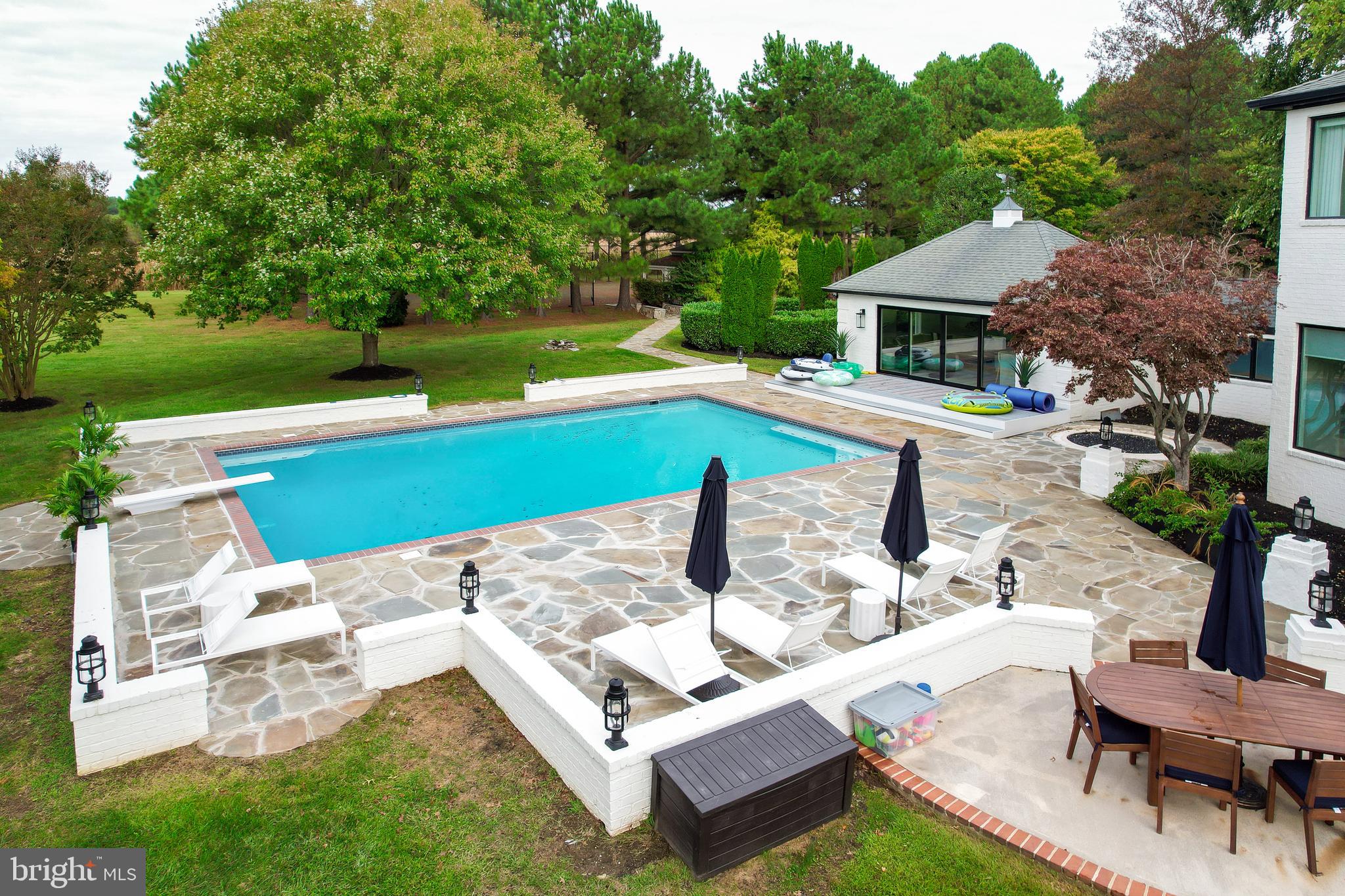 9170 HUNTING CREEK LANE