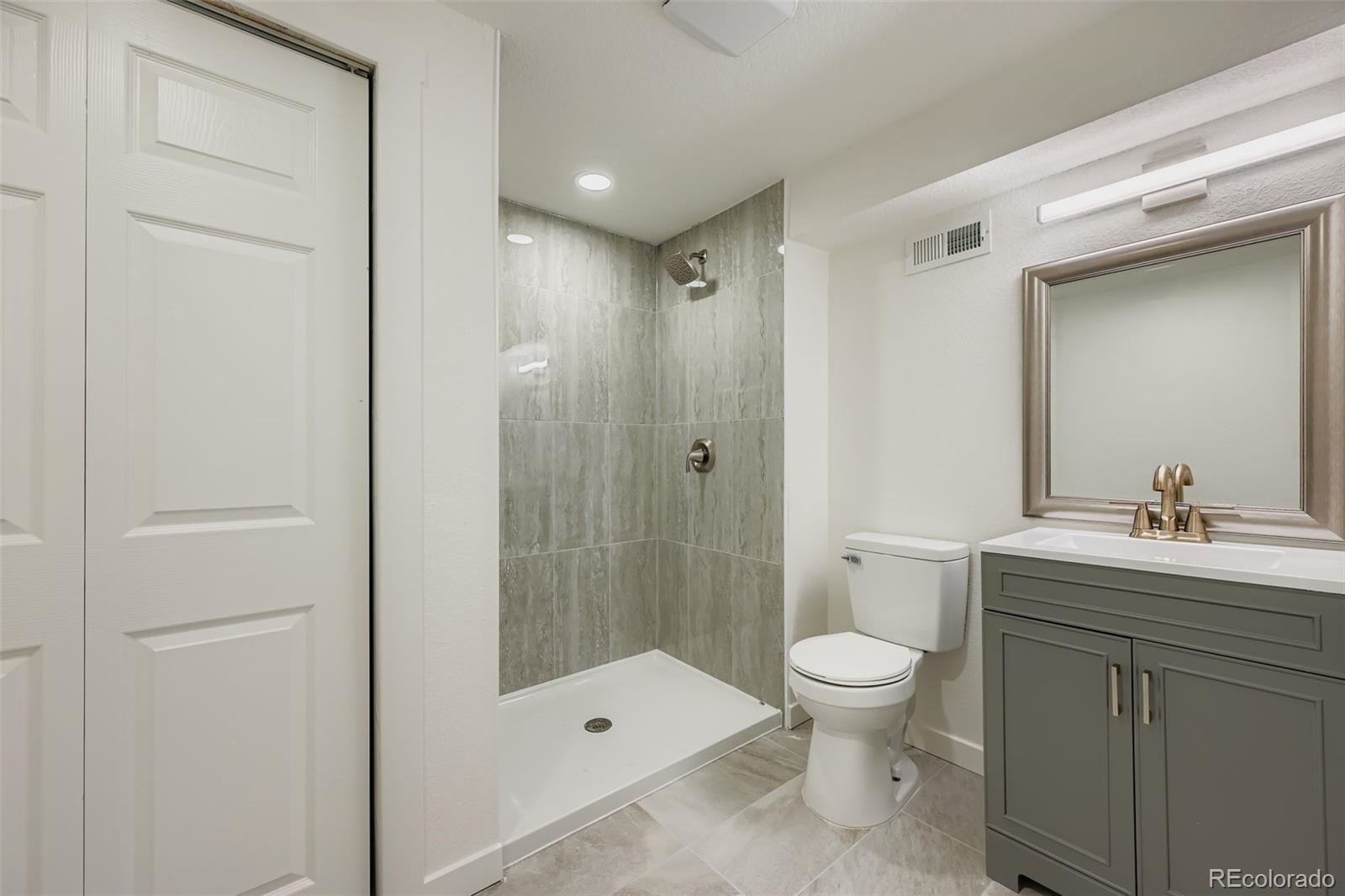 17400 E Brunswick Place