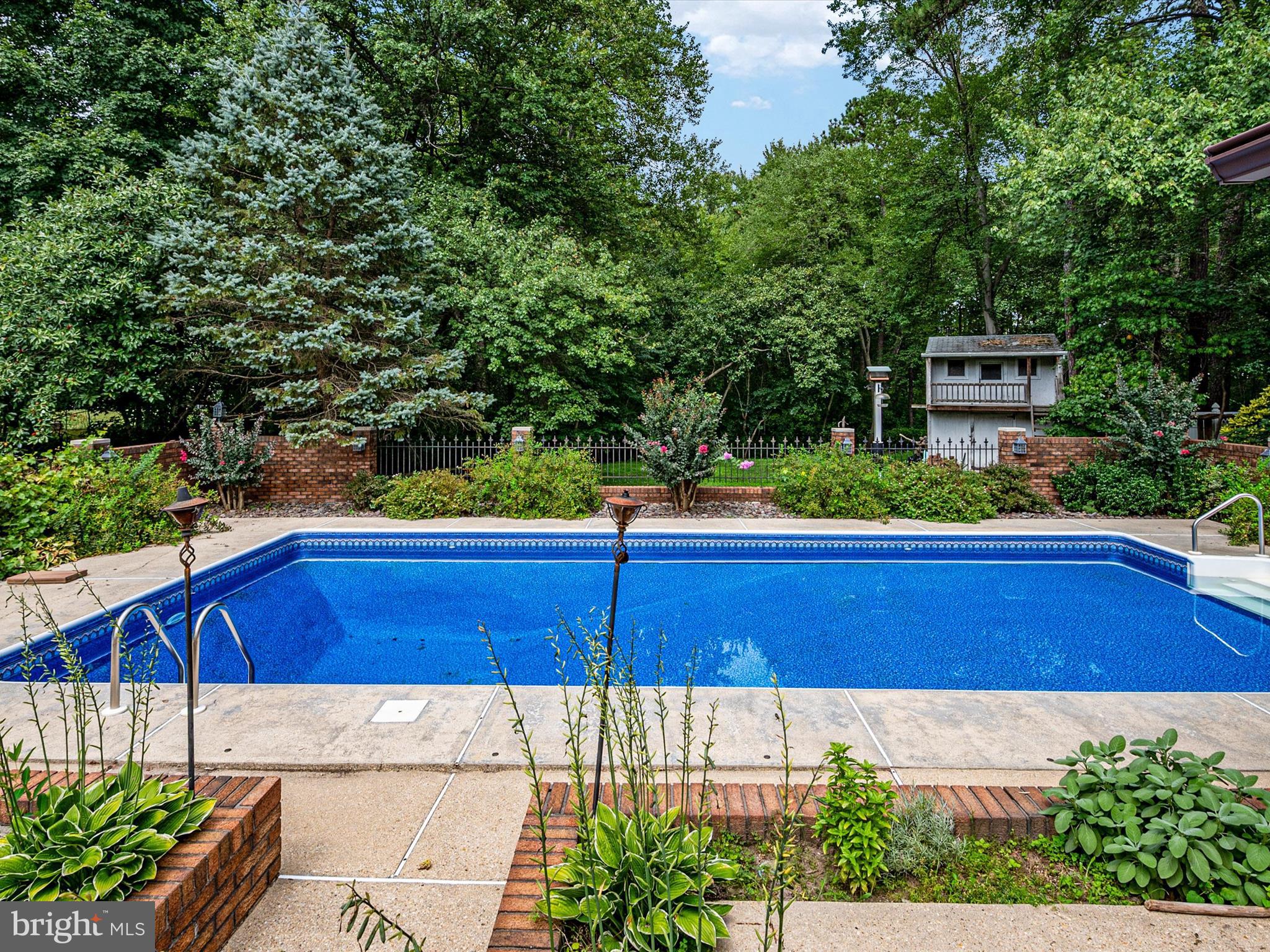 8124 Silo Ct