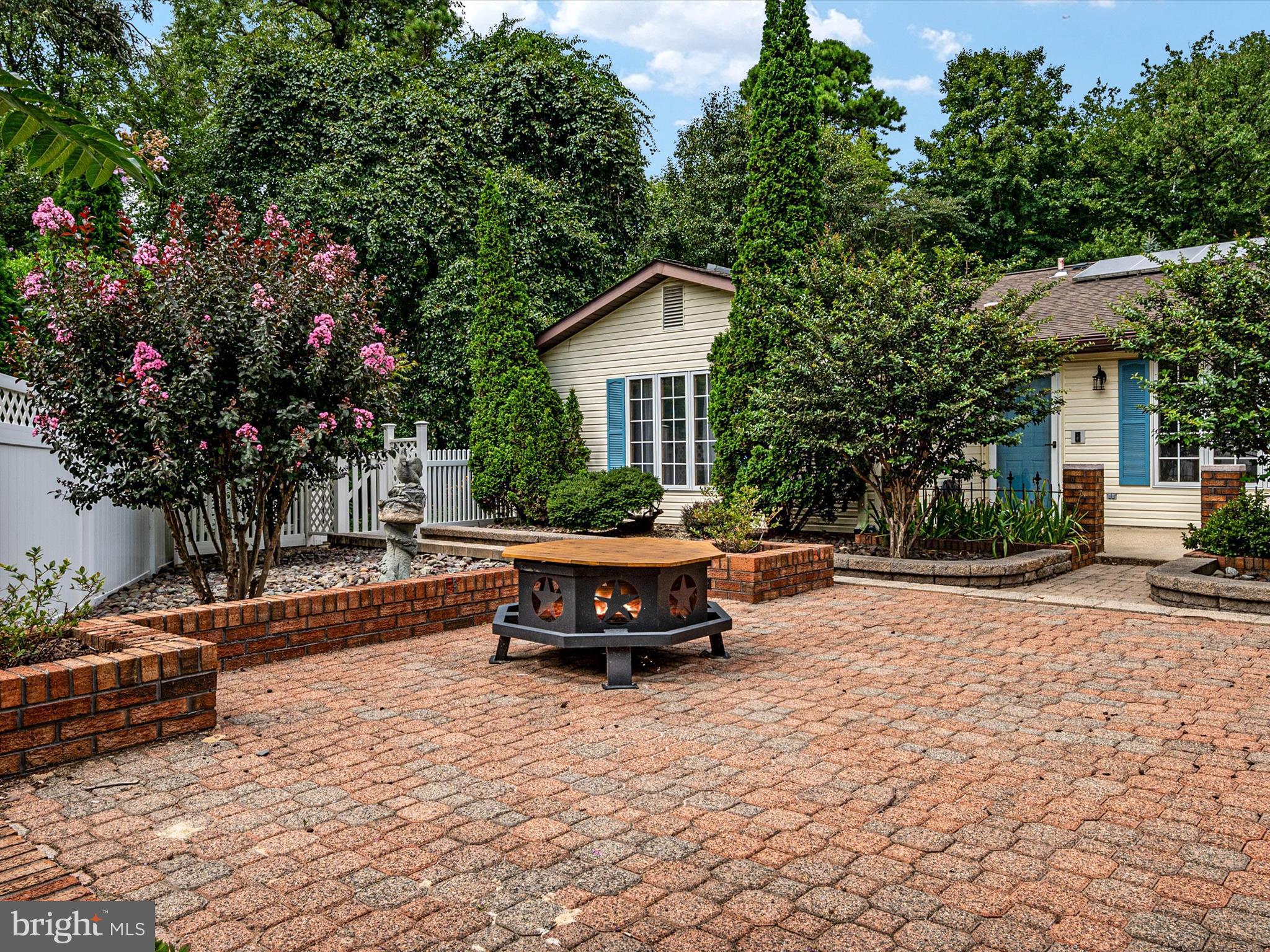 8124 Silo Ct