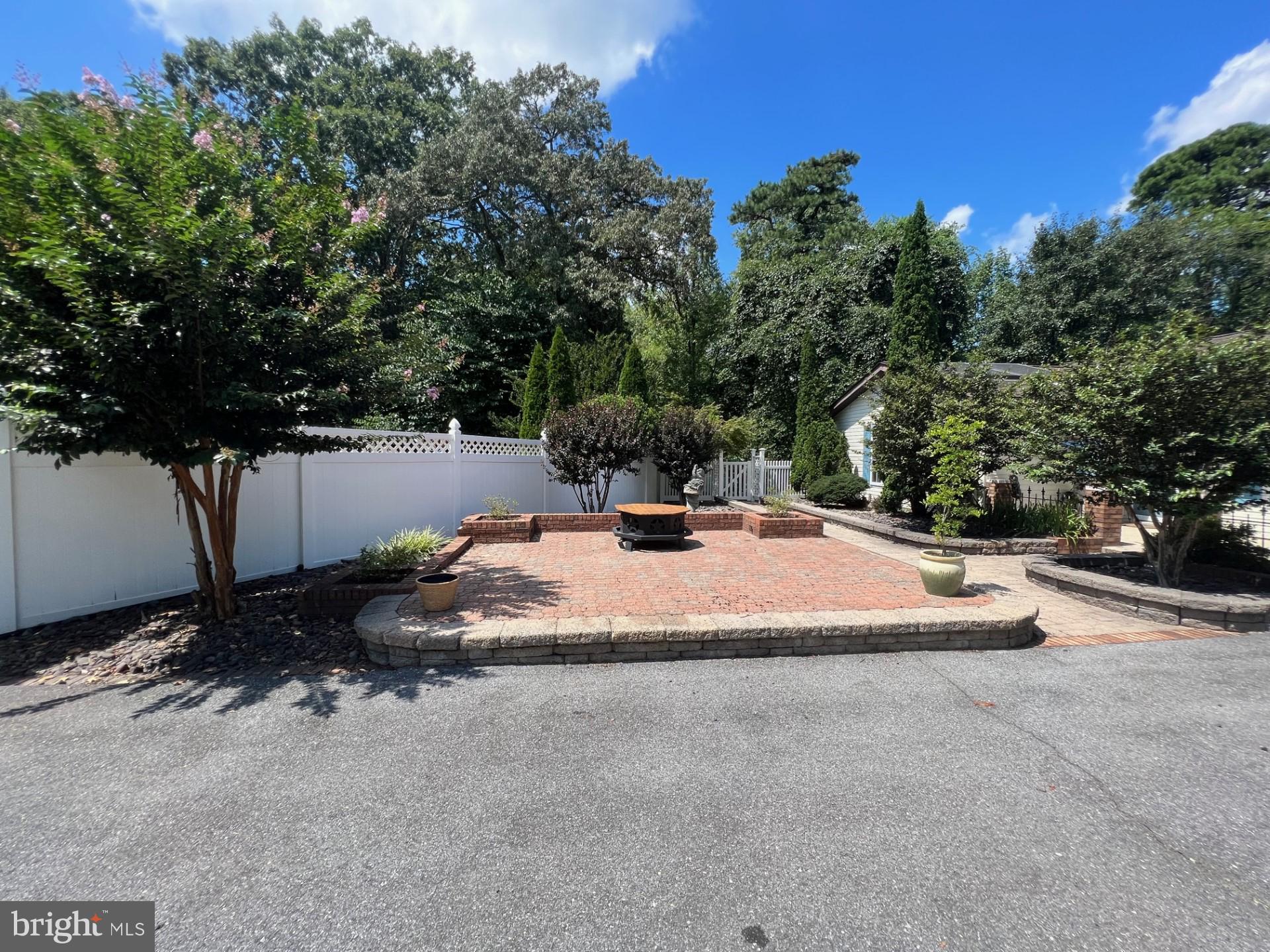 8124 Silo Ct