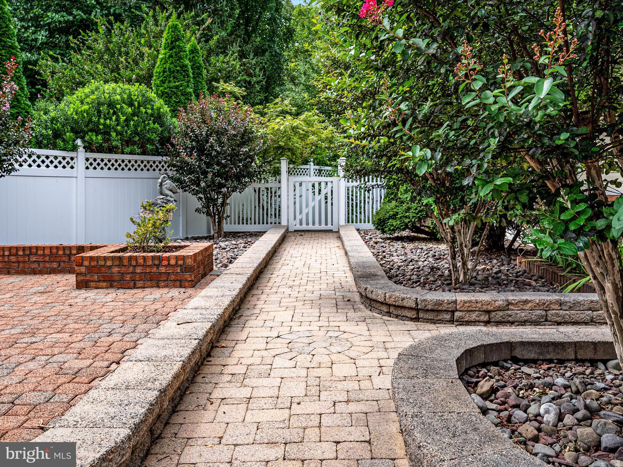 8124 Silo Ct