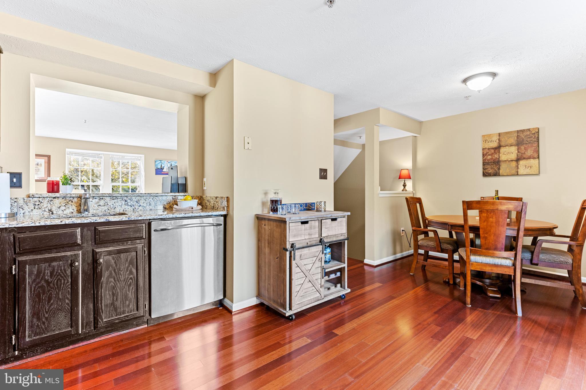 1216 Quaker Ridge Dr
