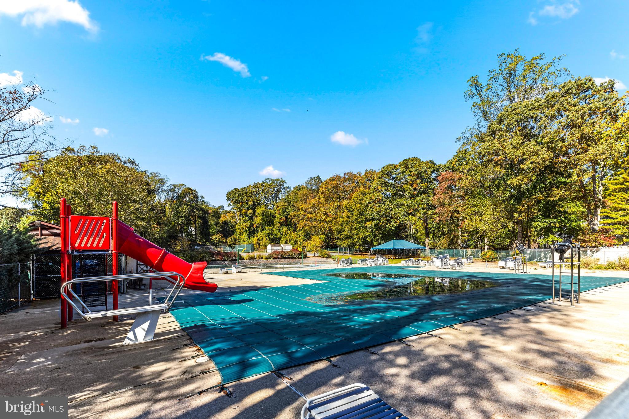1216 Quaker Ridge Dr