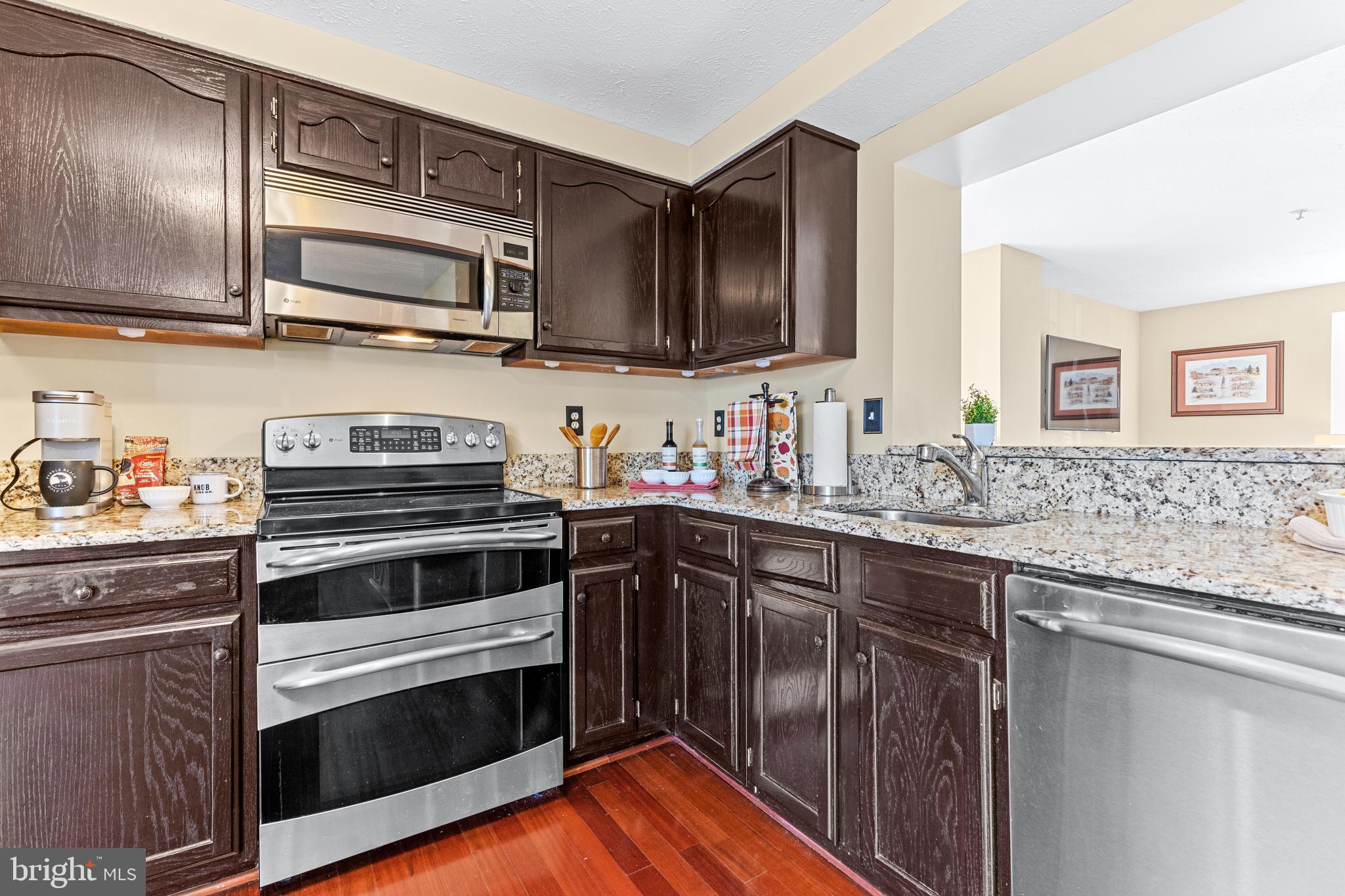 1216 Quaker Ridge Dr