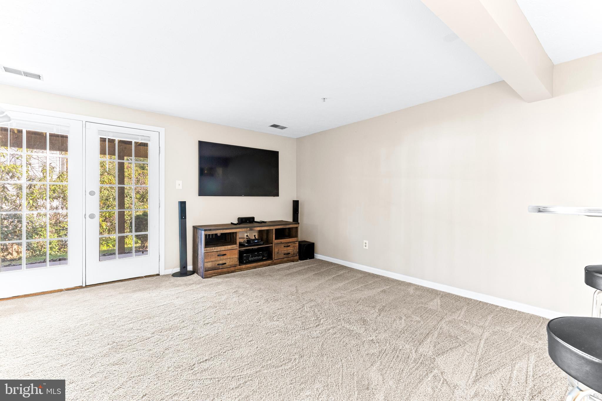 1216 Quaker Ridge Dr