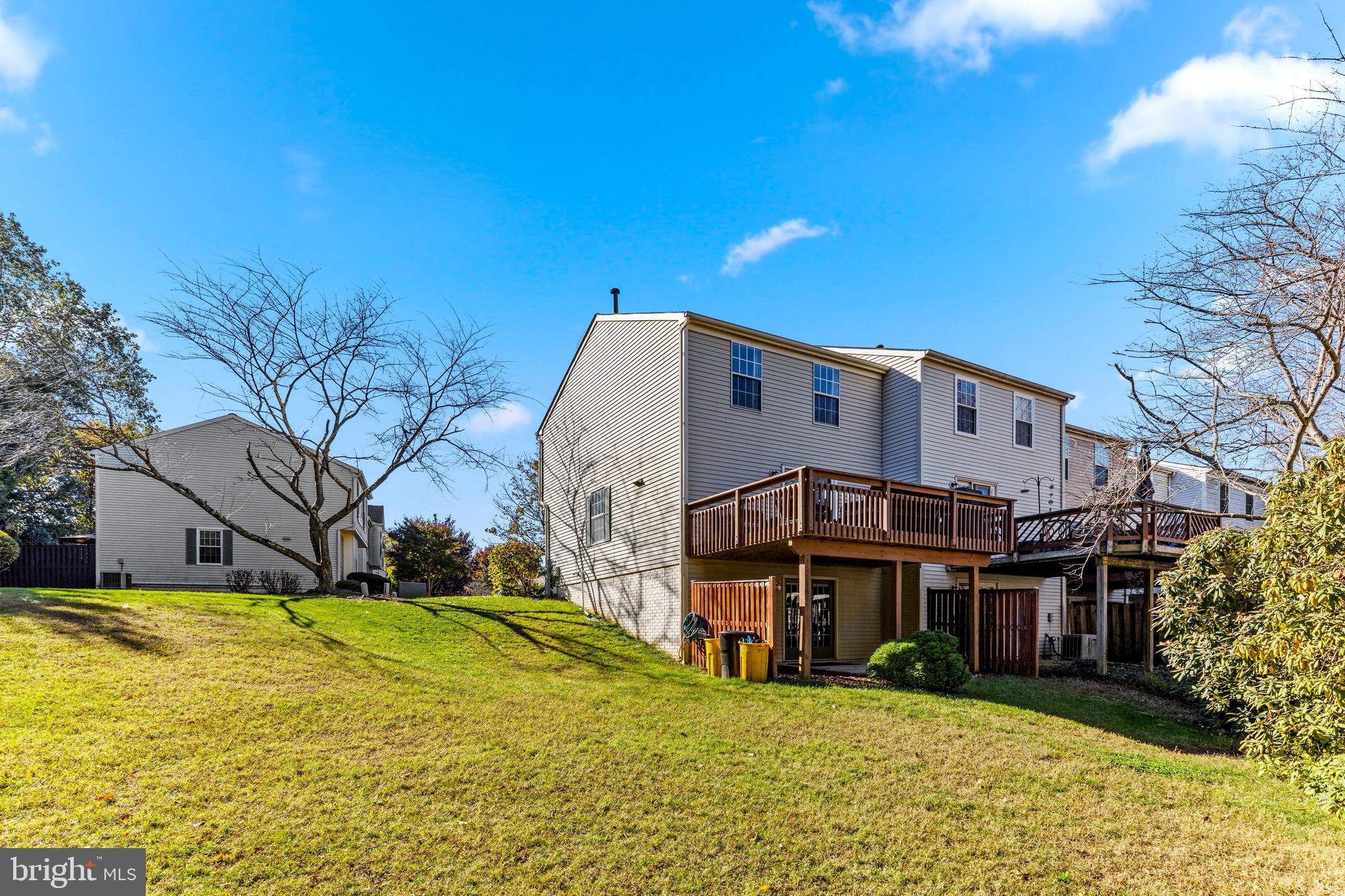 1216 Quaker Ridge Dr