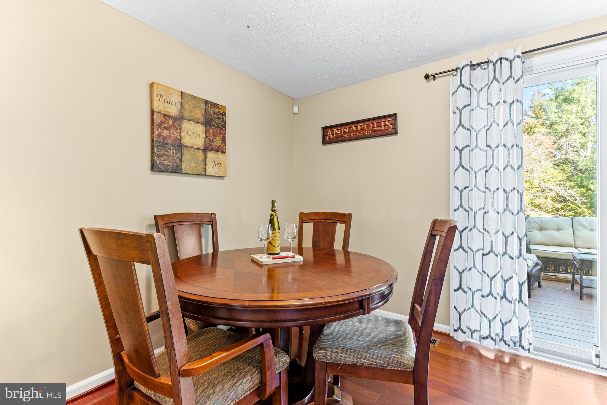 1216 Quaker Ridge Dr
