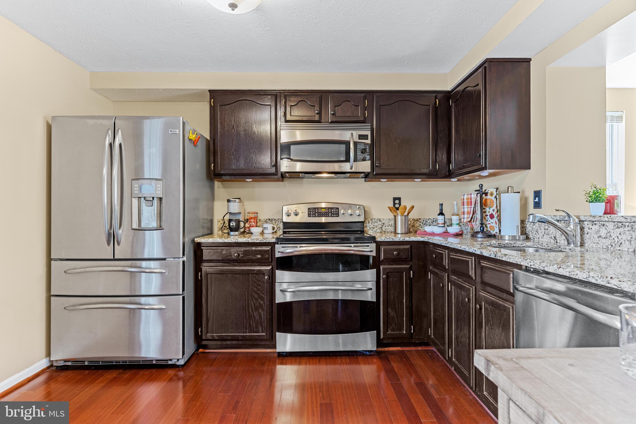1216 Quaker Ridge Dr