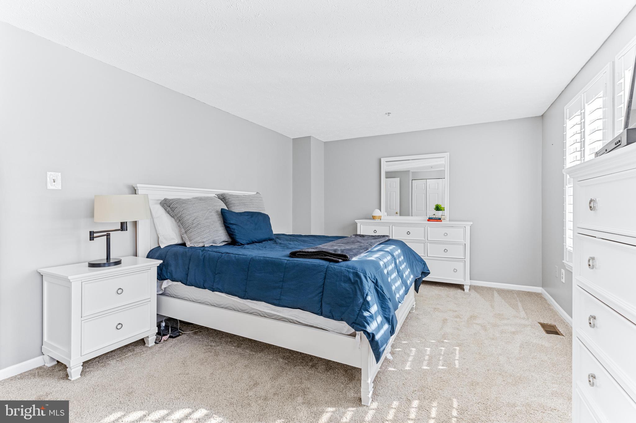 1216 Quaker Ridge Dr