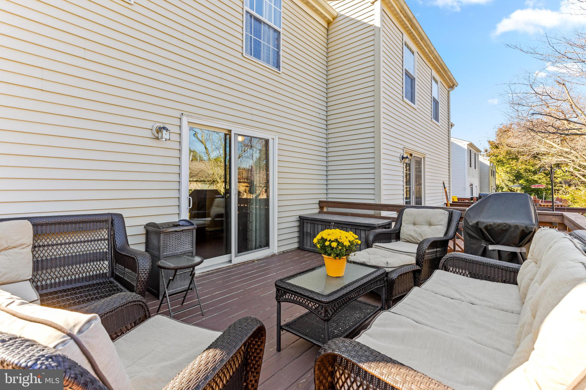 1216 Quaker Ridge Dr