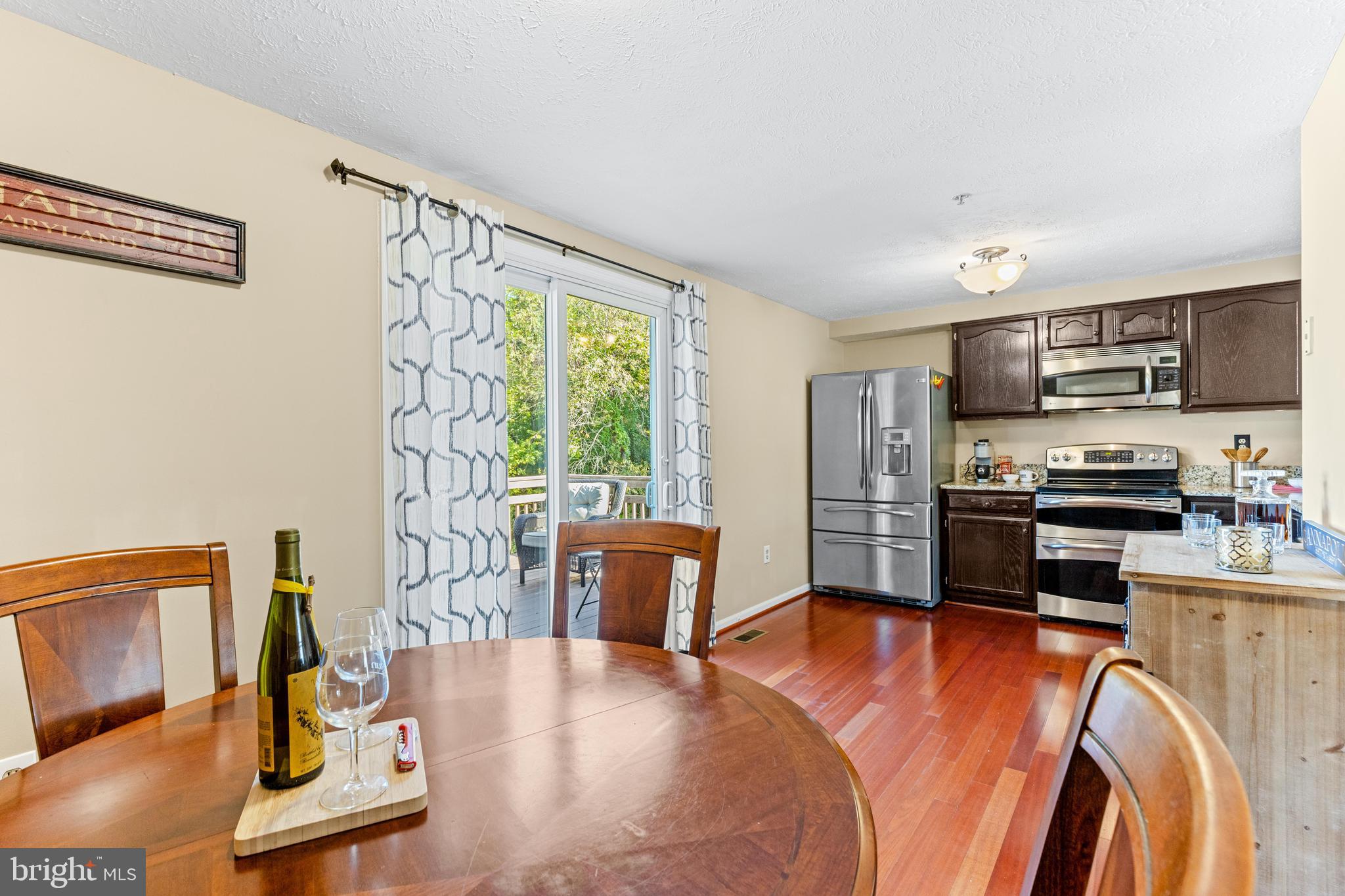 1216 Quaker Ridge Dr