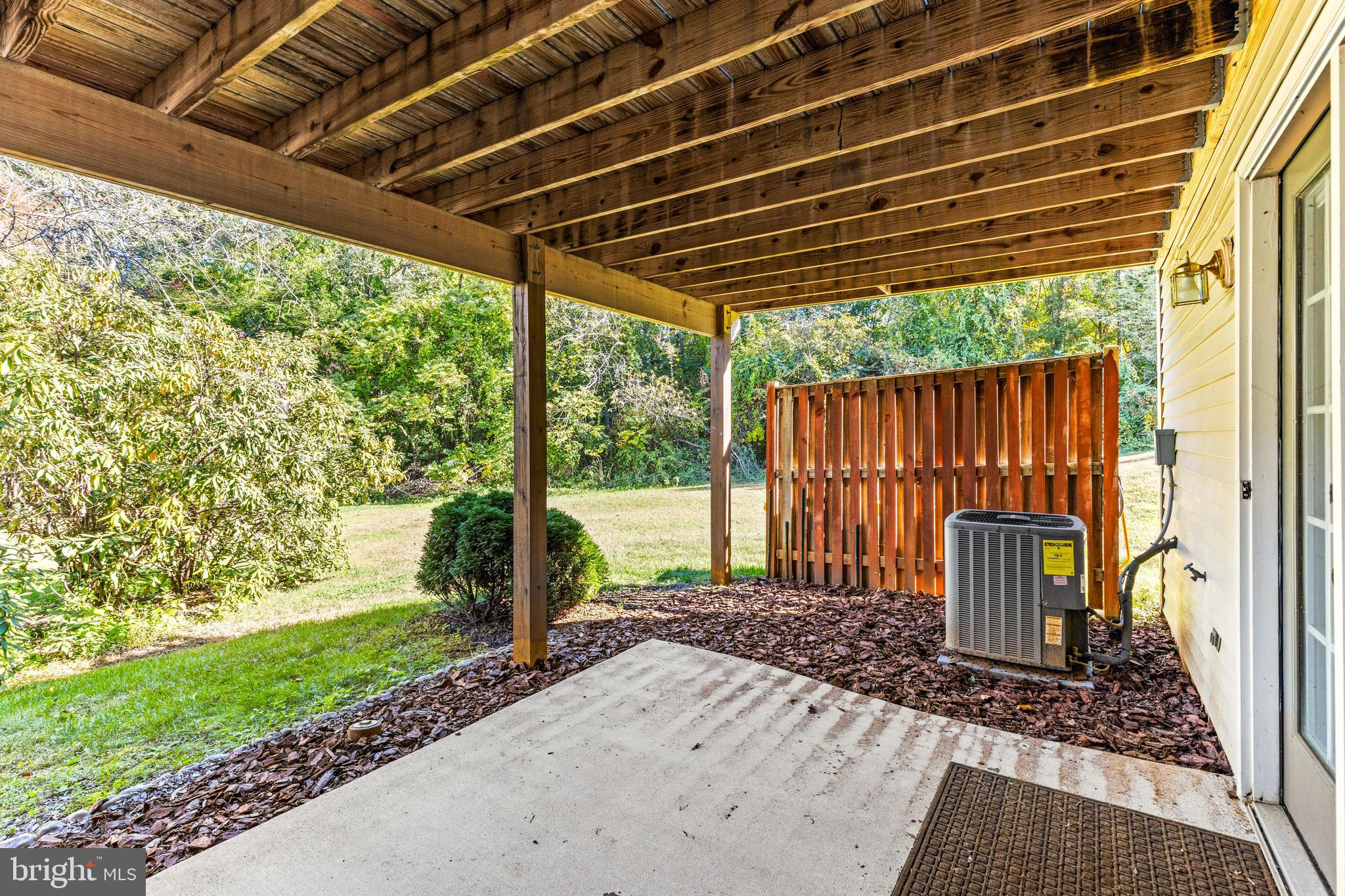 1216 Quaker Ridge Dr
