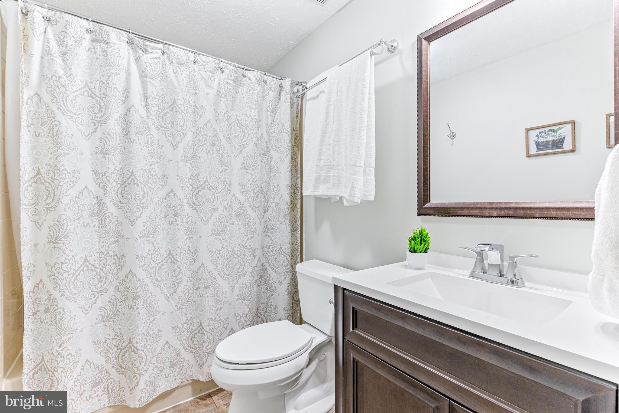 1216 Quaker Ridge Dr