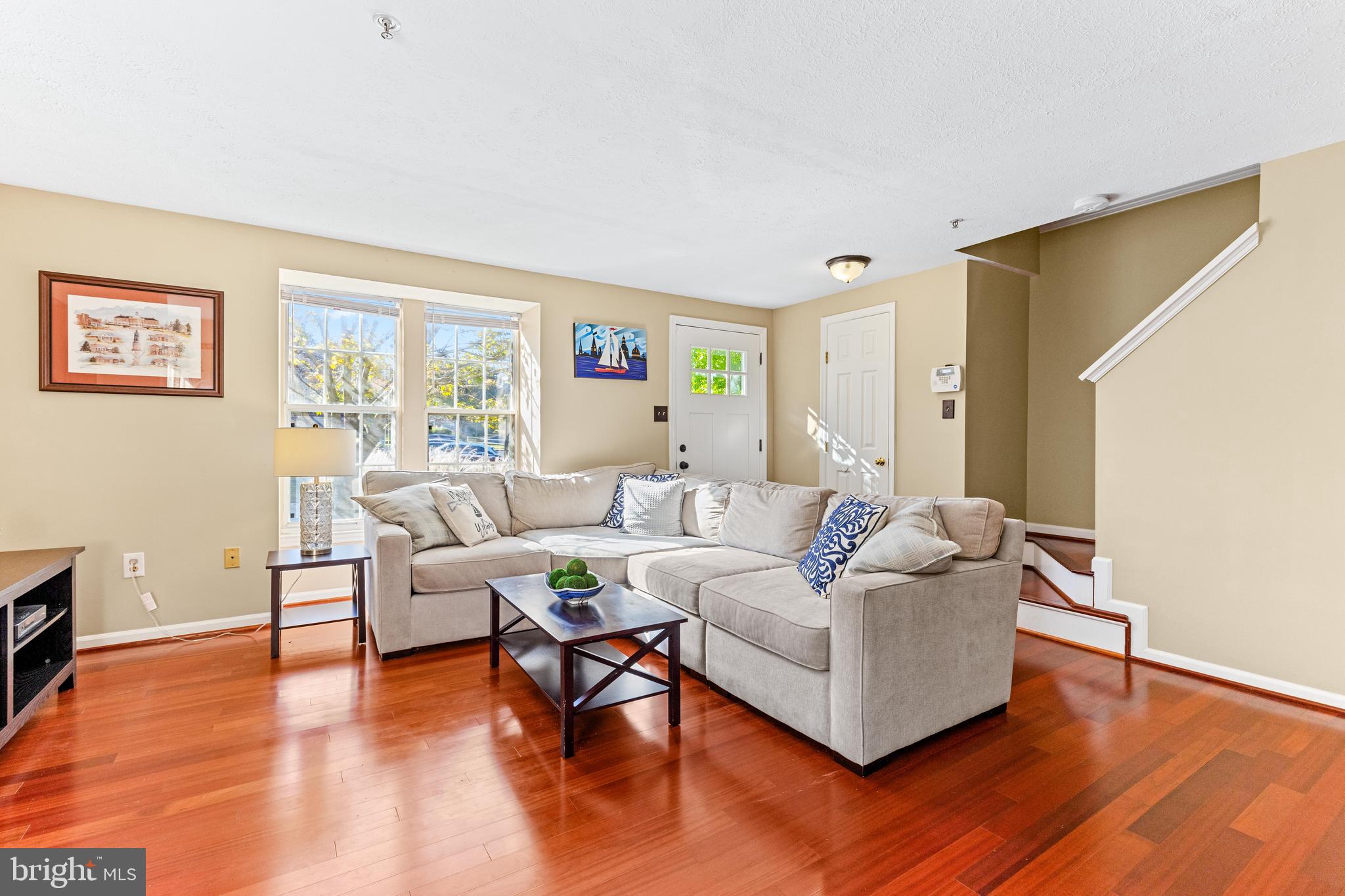 1216 Quaker Ridge Dr