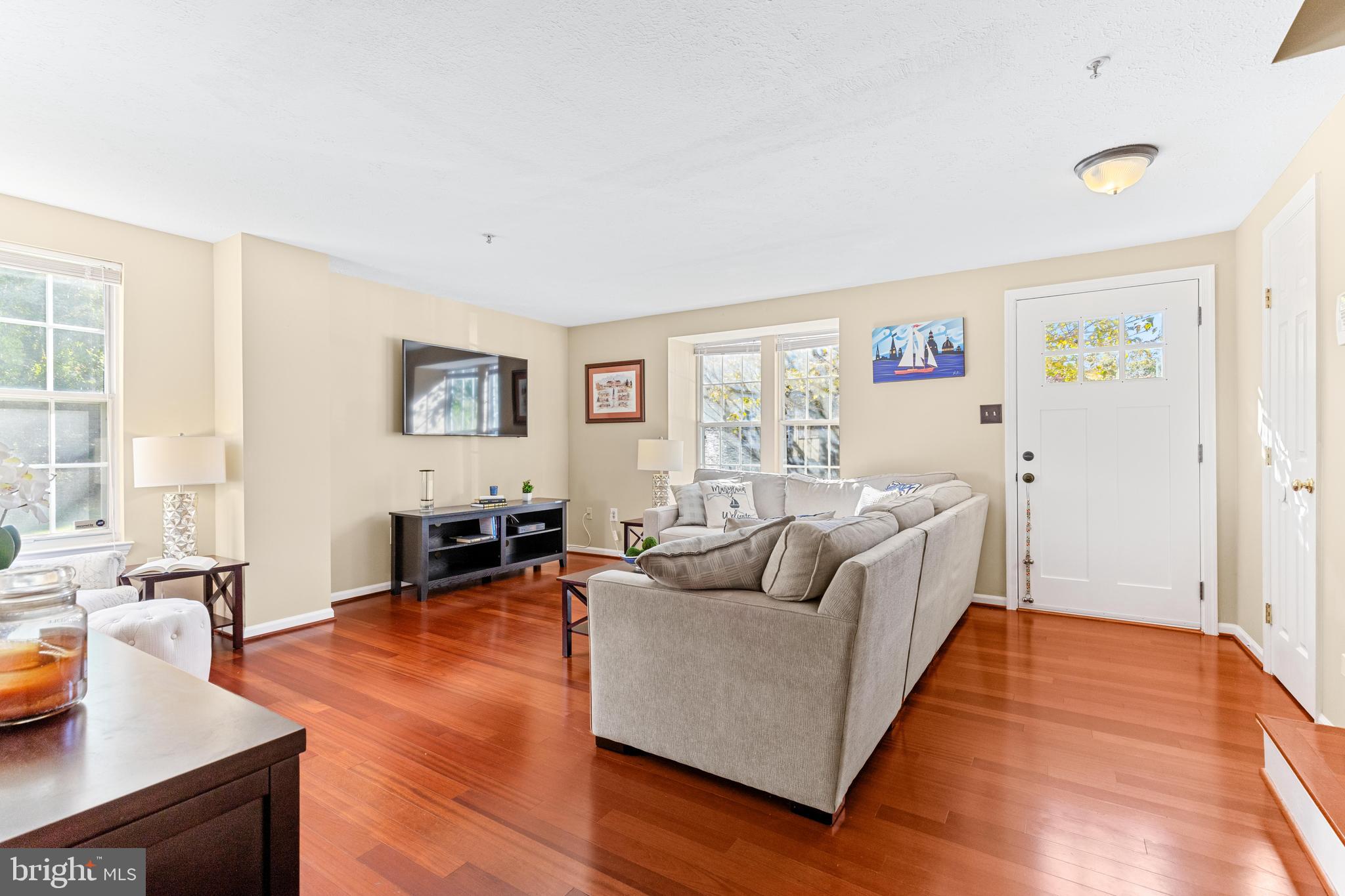 1216 Quaker Ridge Dr