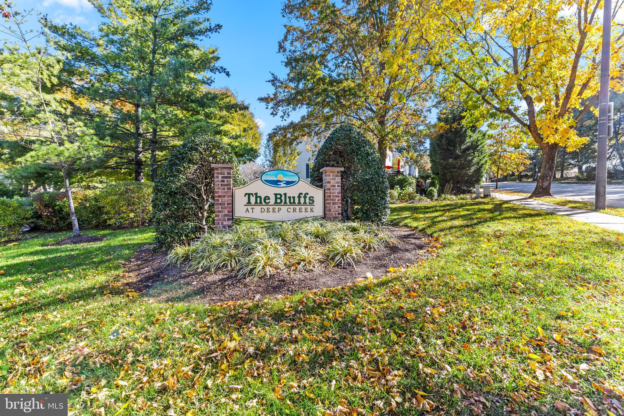 1216 Quaker Ridge Dr