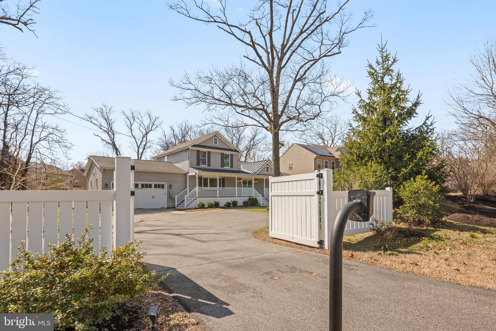 585 Donaldson Ave