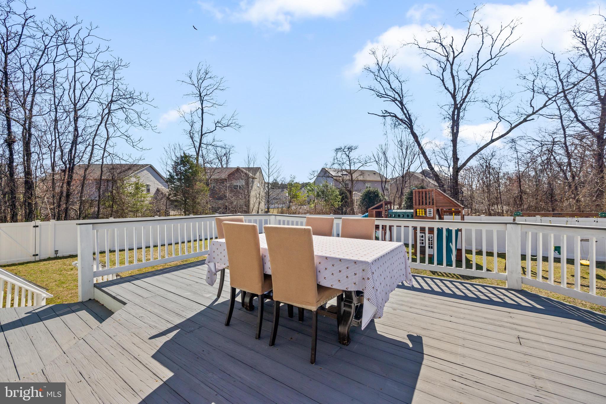 585 Donaldson Ave