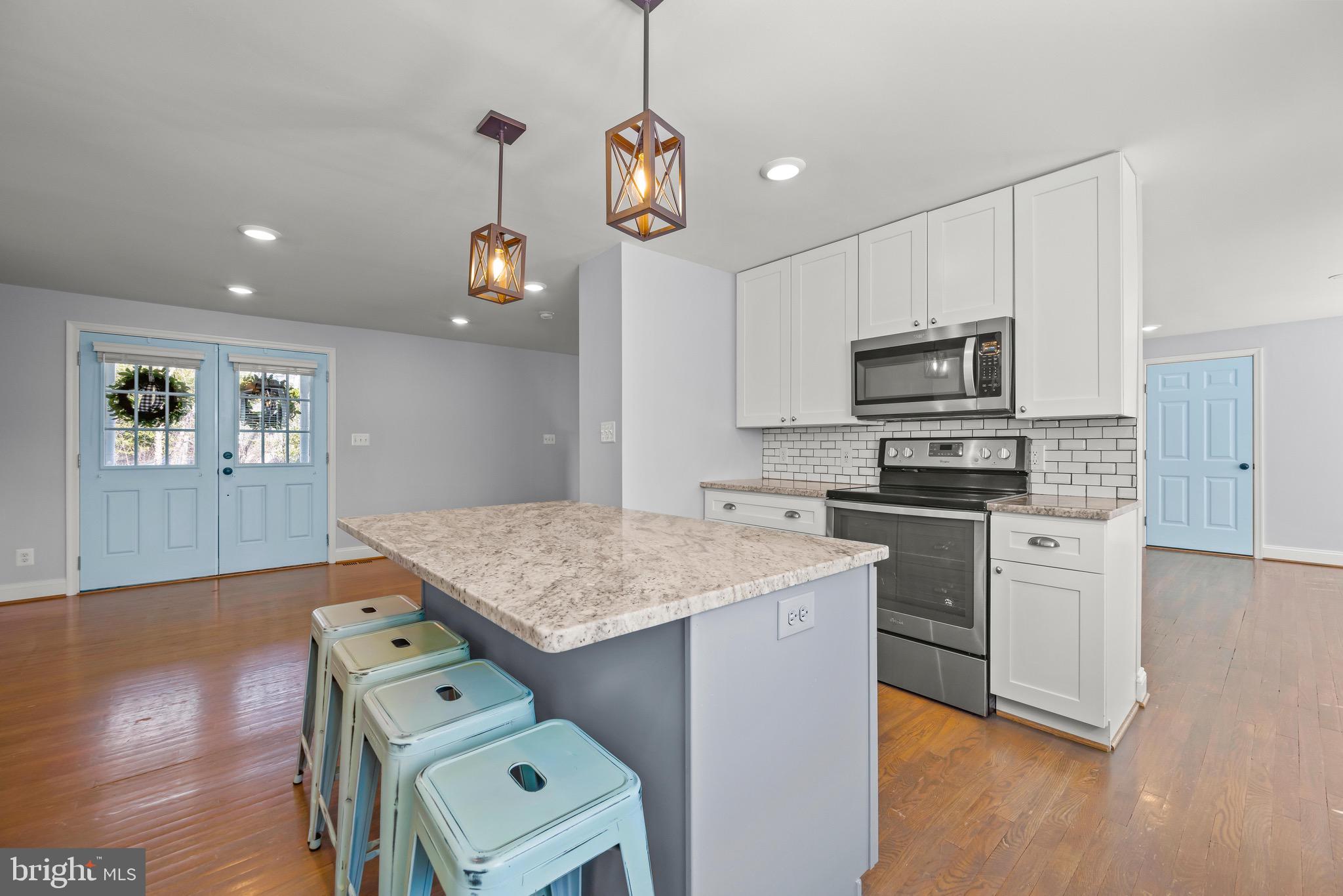 585 Donaldson Ave