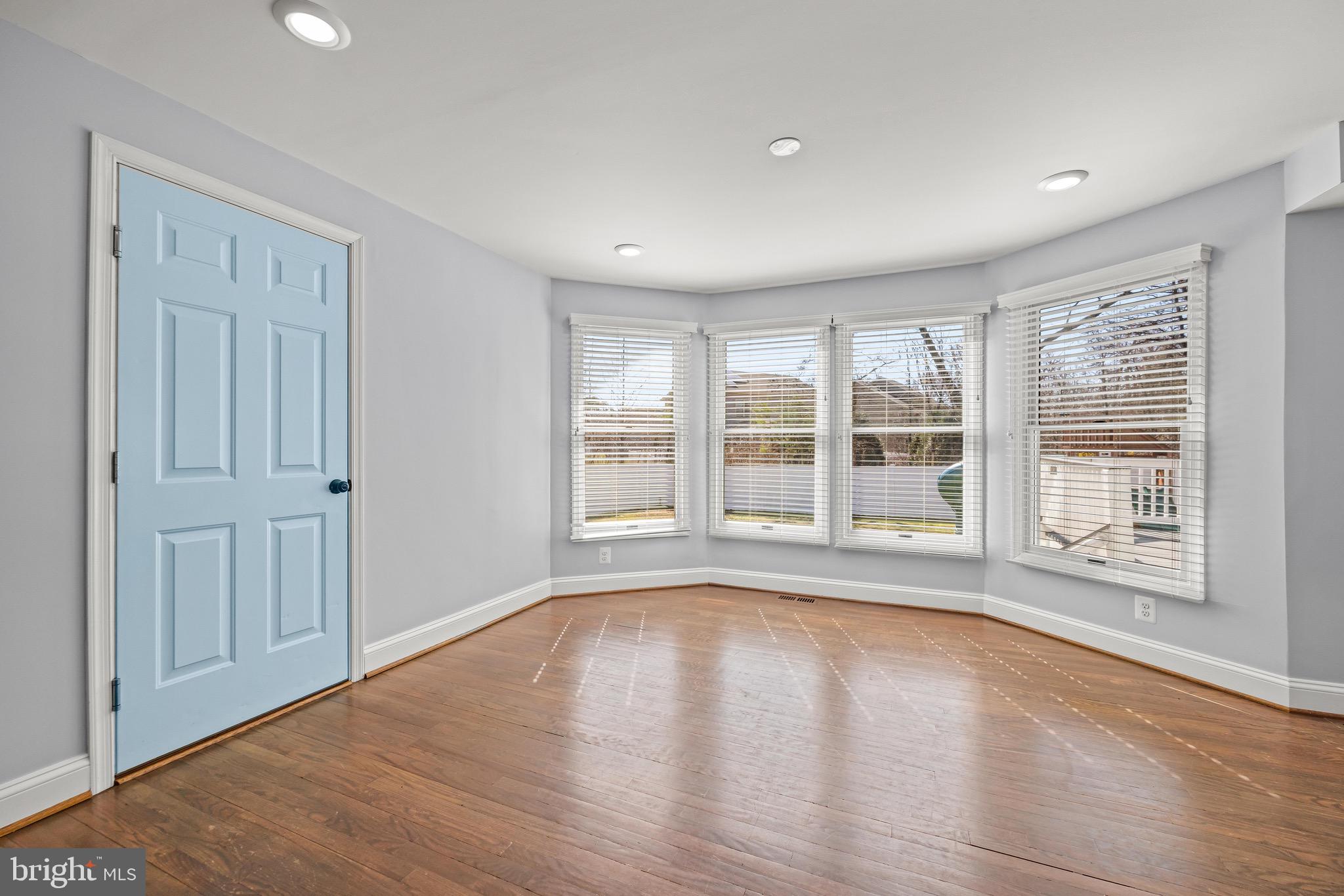 585 Donaldson Ave