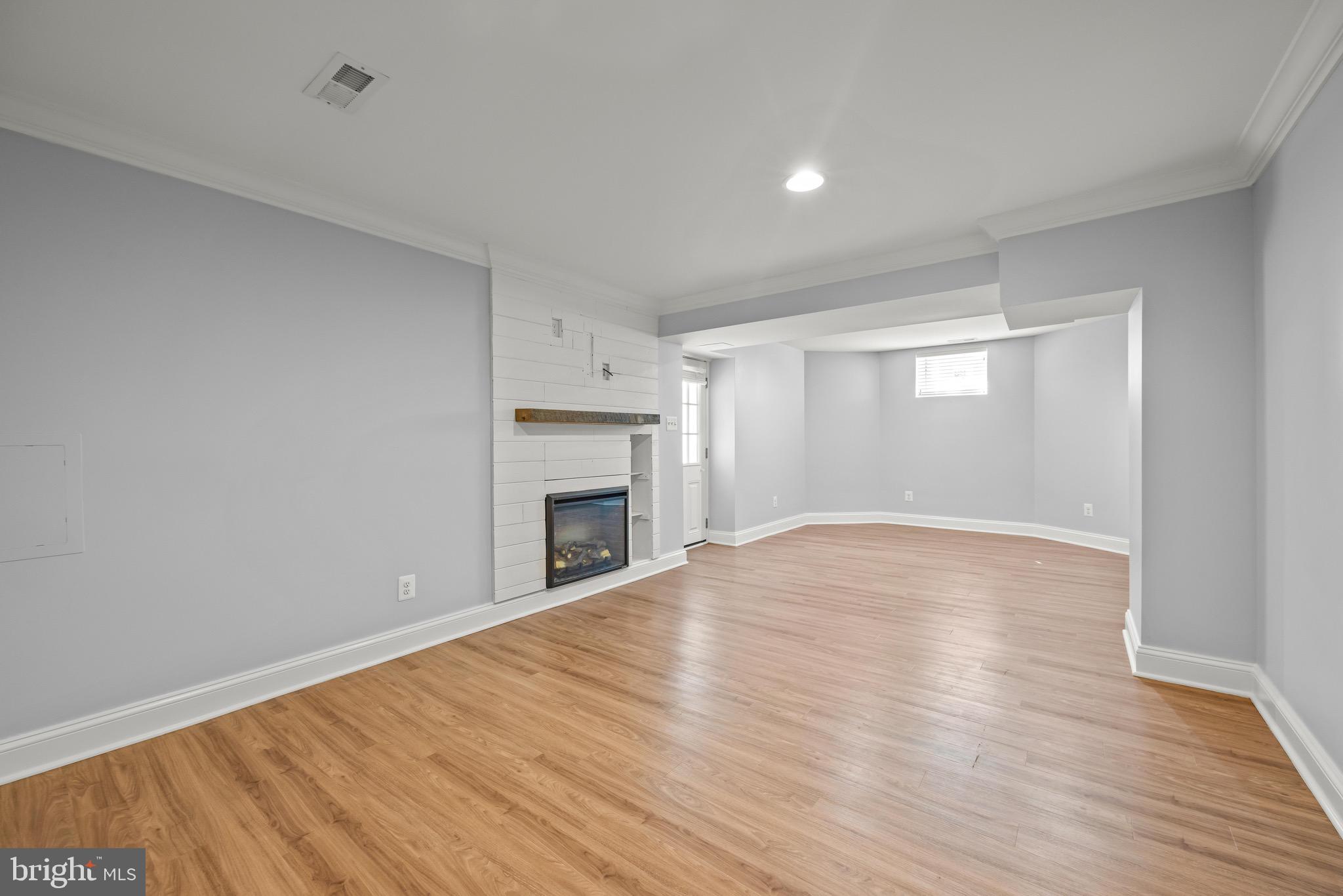 585 Donaldson Ave