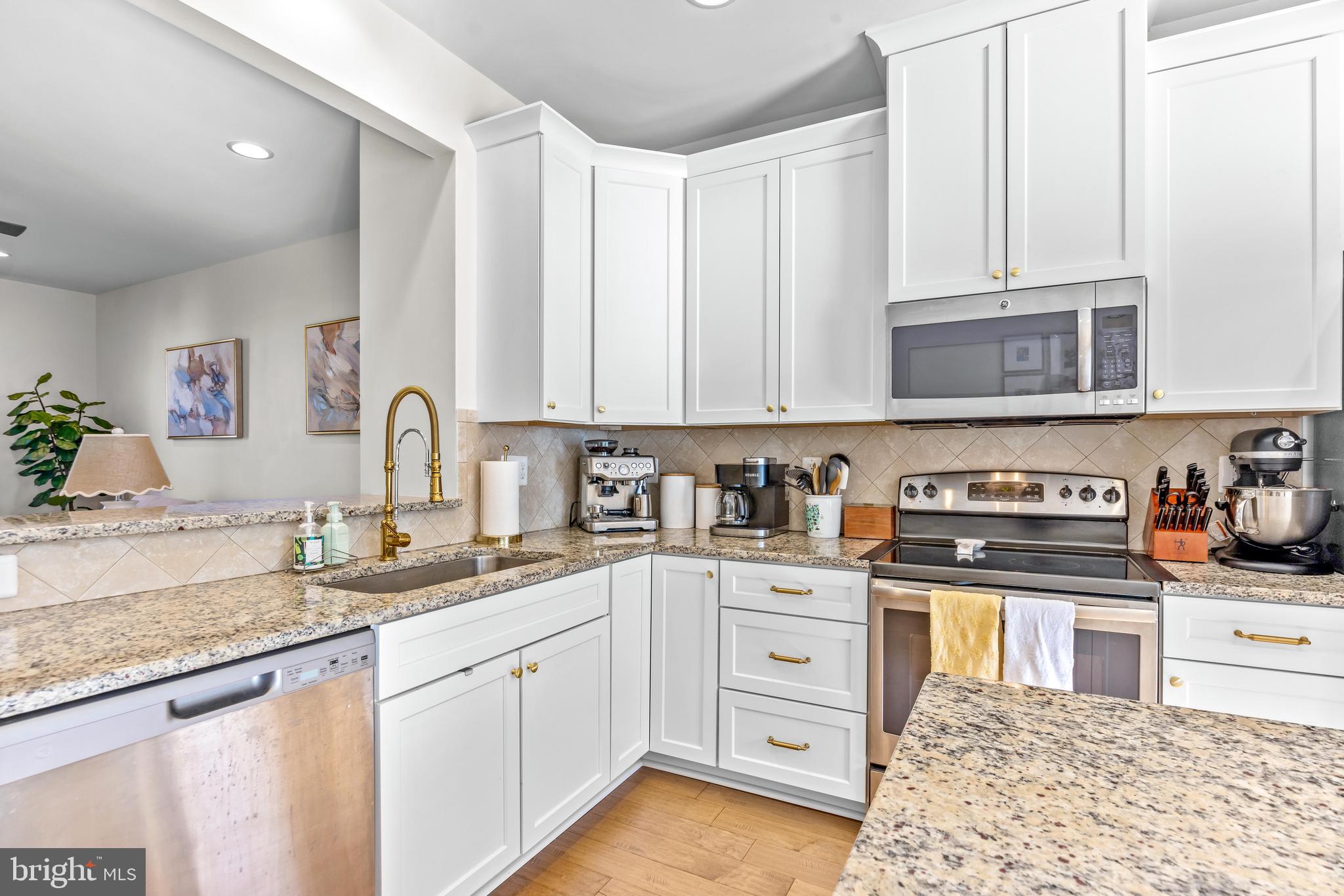 723 APPLE ORCHARD DRIVE