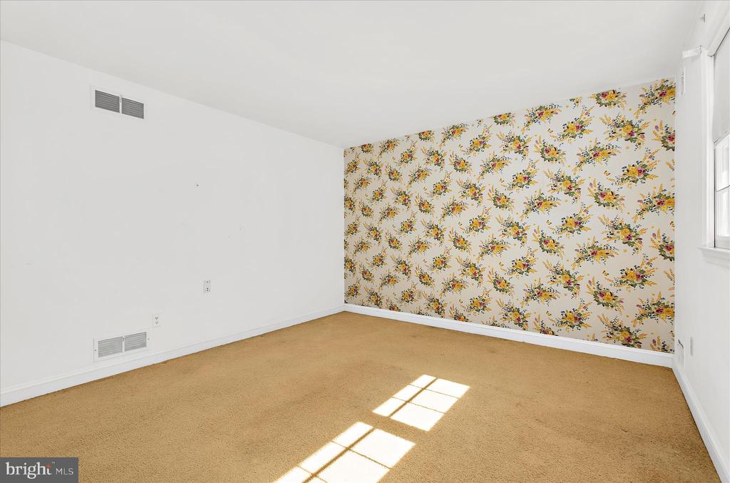 537 DEVONSHIRE COURT