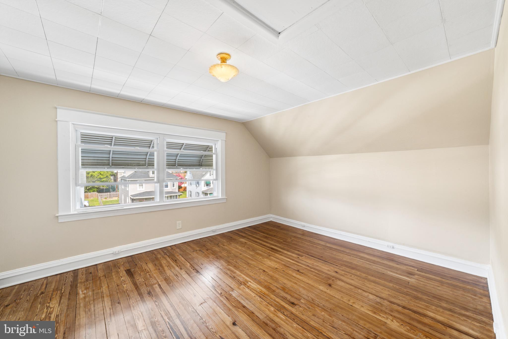 2815 Gibbons Ave