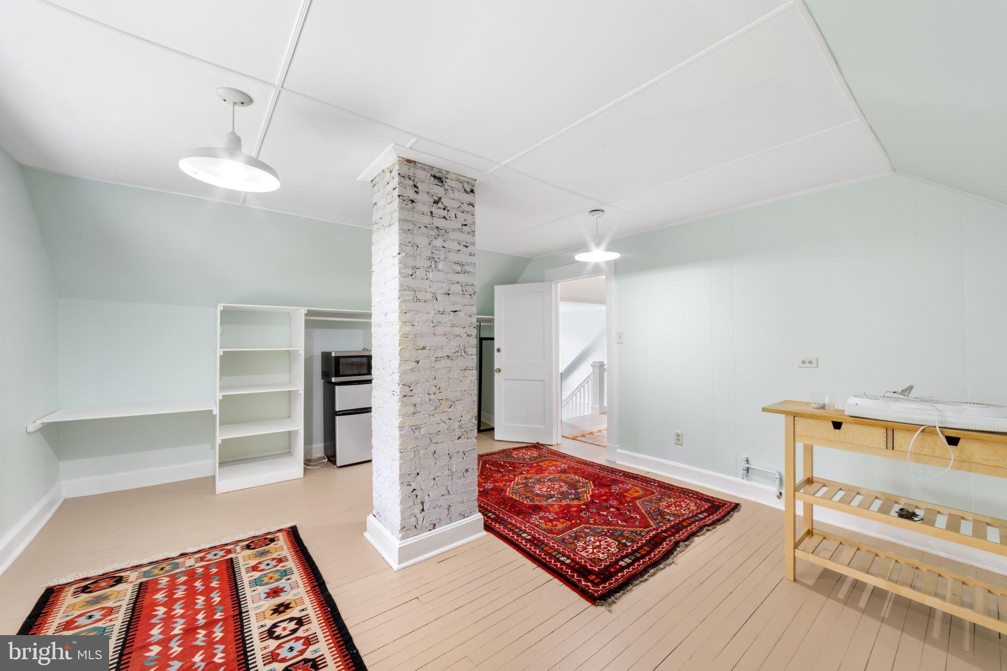 2815 Gibbons Ave