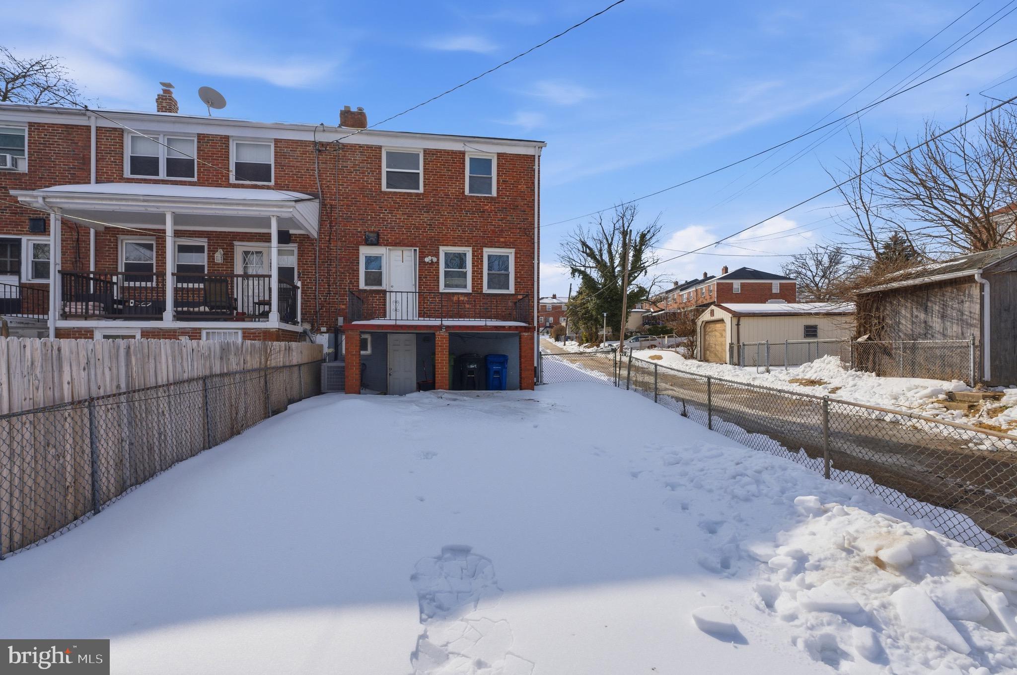 1600 WALTERSWOOD ROAD