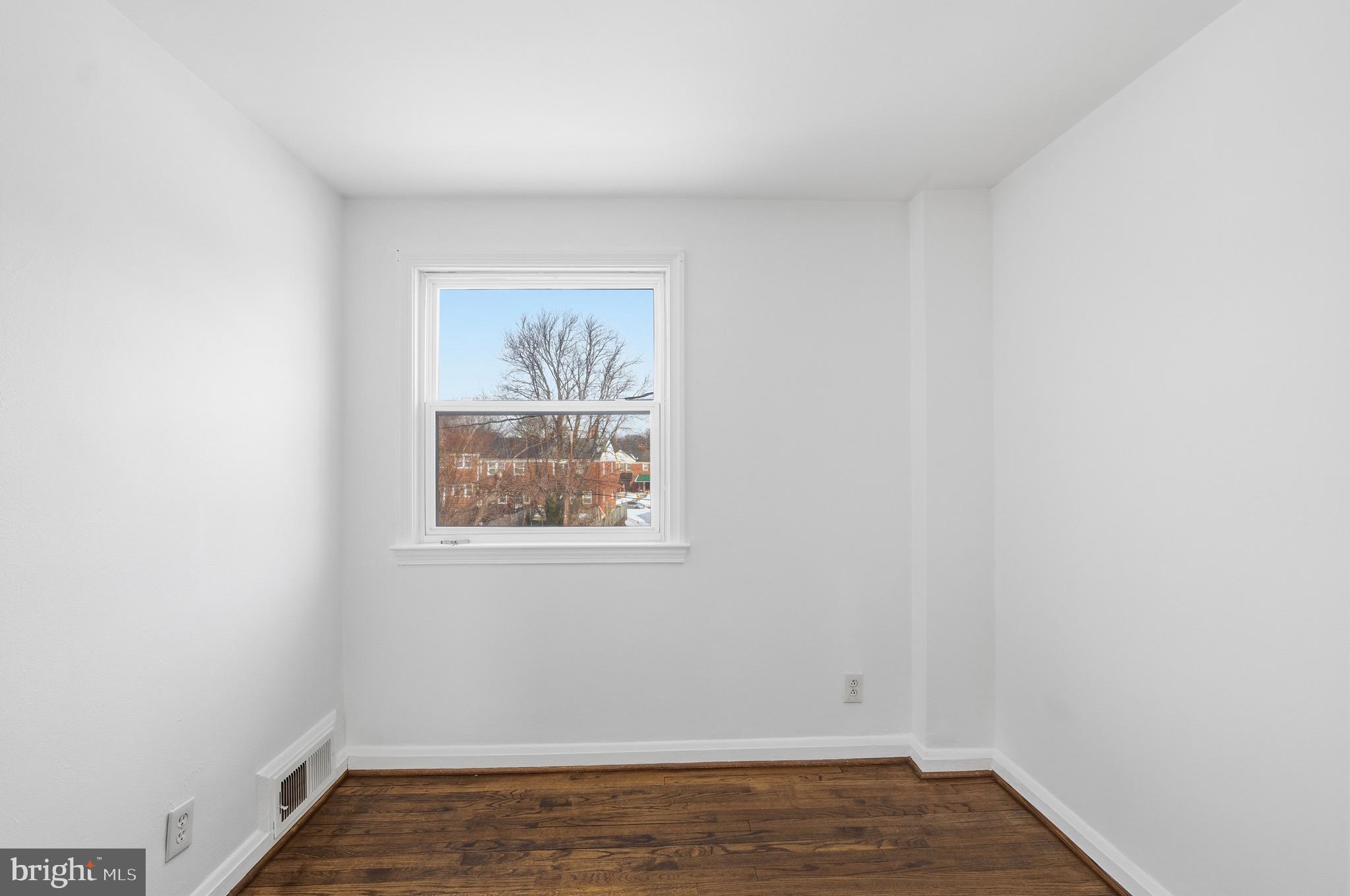 1600 WALTERSWOOD ROAD