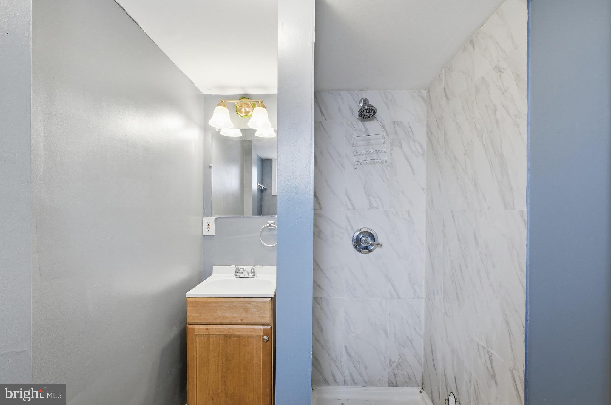 1600 WALTERSWOOD ROAD