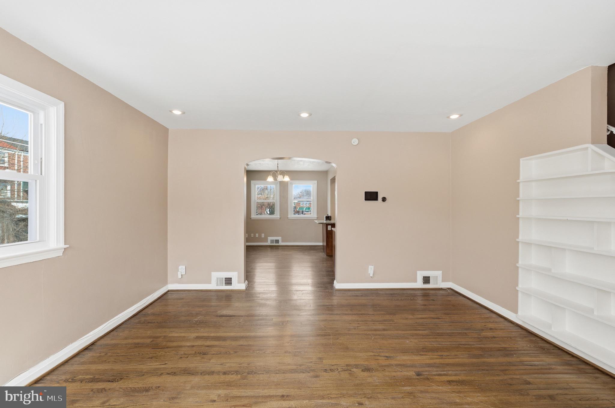 1600 WALTERSWOOD ROAD