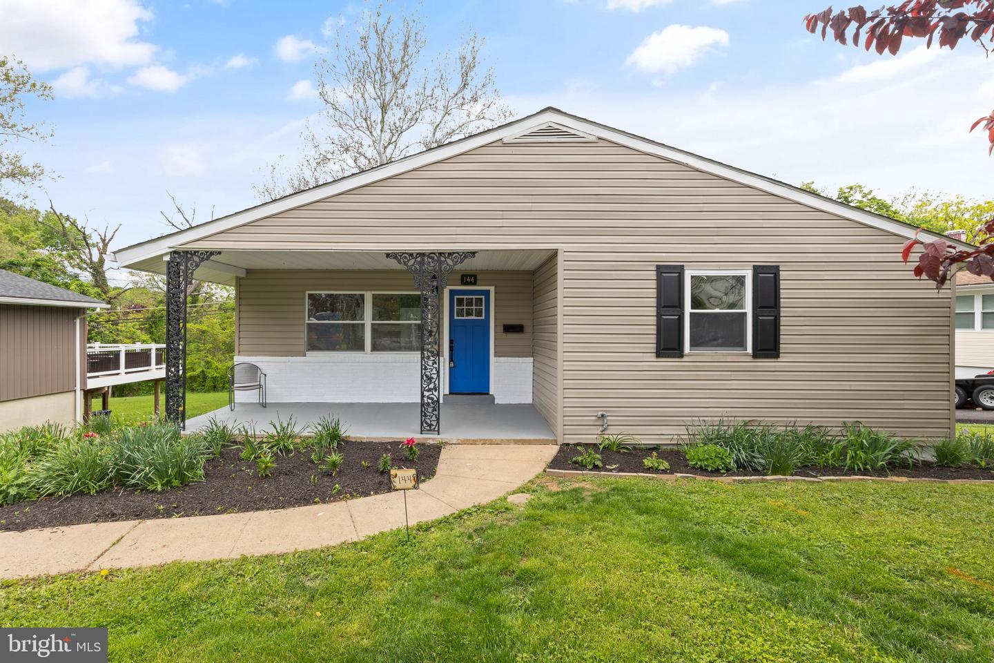 144 Greenmeadow Dr