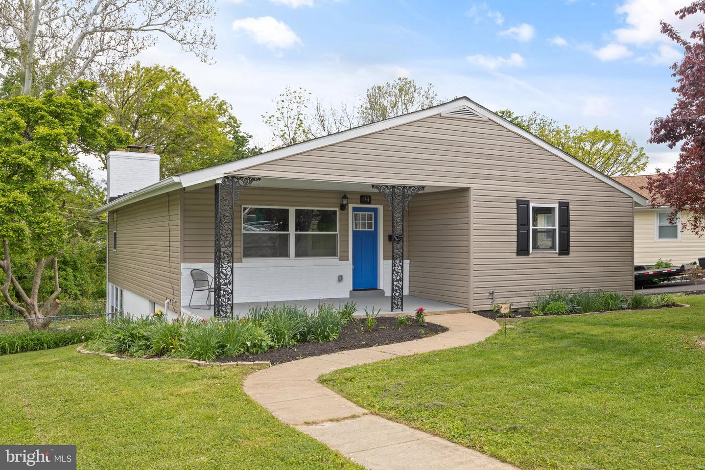 144 Greenmeadow Dr