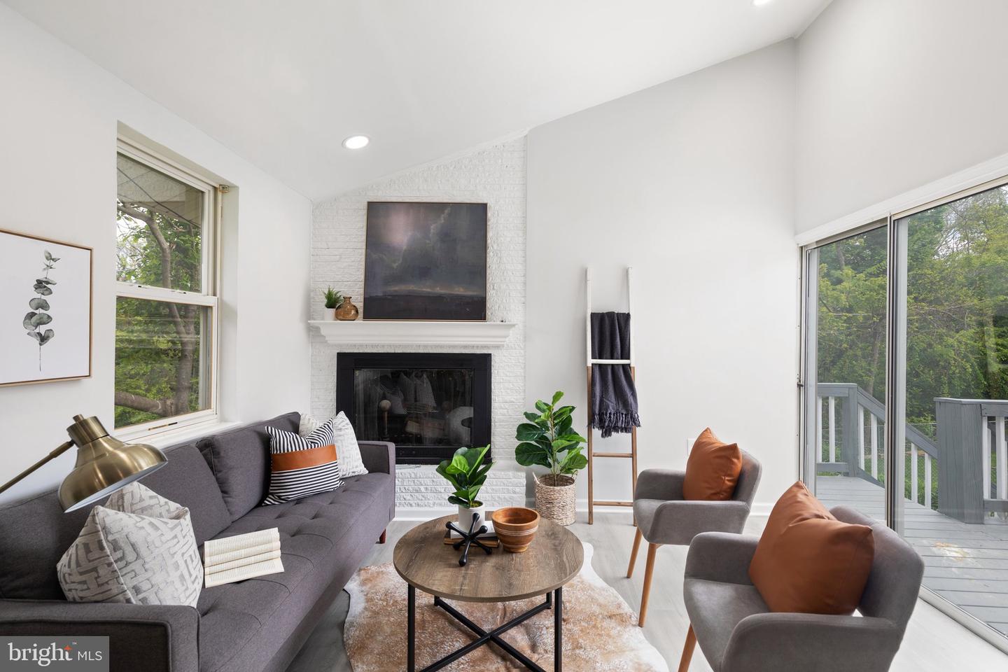 144 Greenmeadow Dr